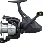 Okuma AK-6000 Baitfeeder Nyeletőfékes orsó + Ajándék monofil zsinórral szerelve Exclusieve Aanbieding